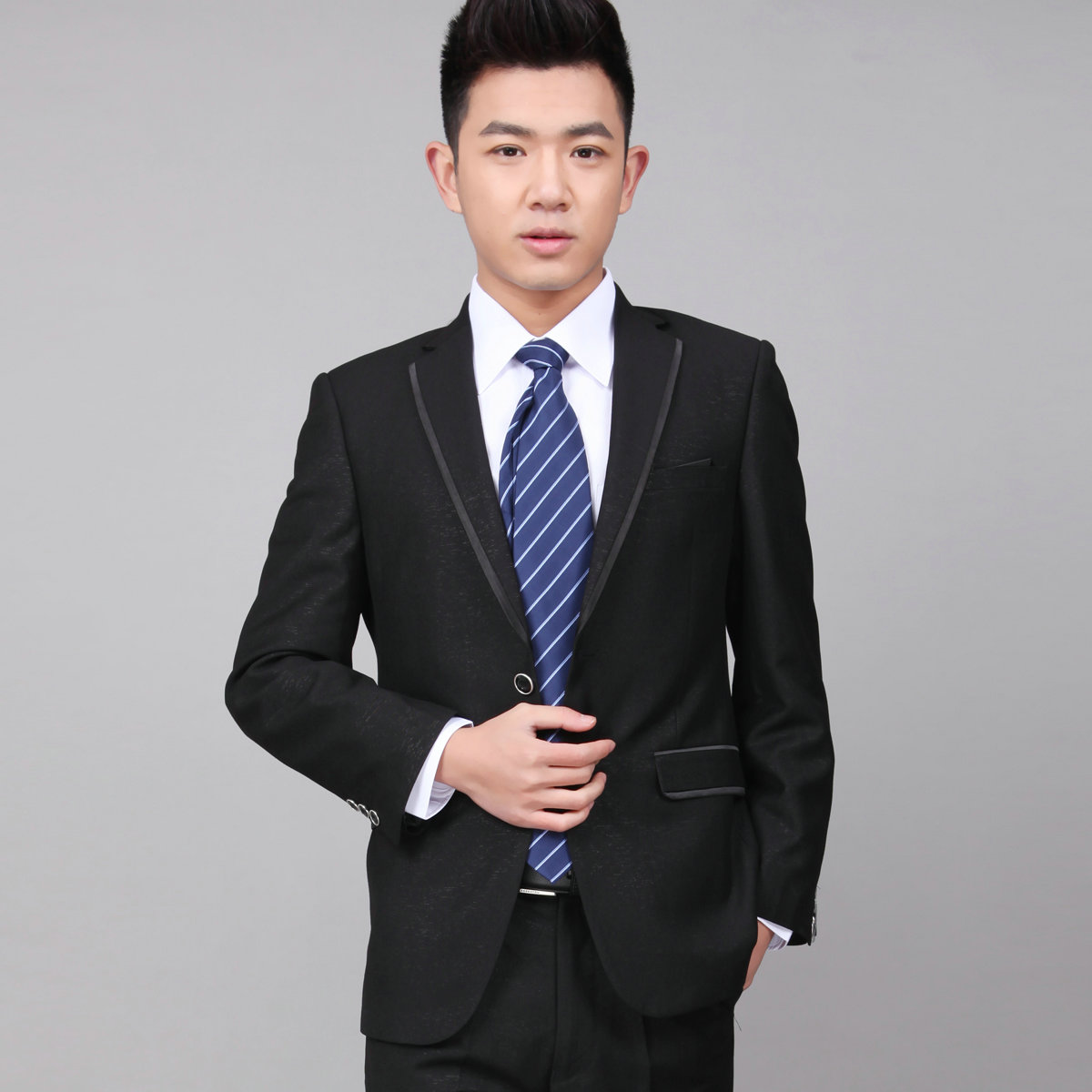 男士職業(yè)裝定制，西服定制更保暖