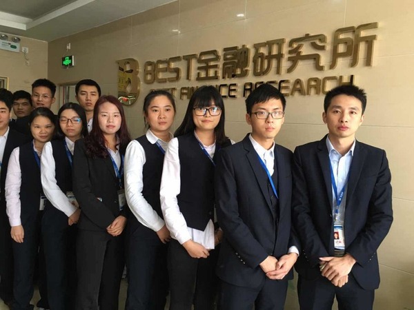 優(yōu)質的職業(yè)裝定制 優(yōu)質的職業(yè)裝定制